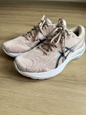 Aasics GT- 2000 11 Sneakers Pink Women's SZ 10